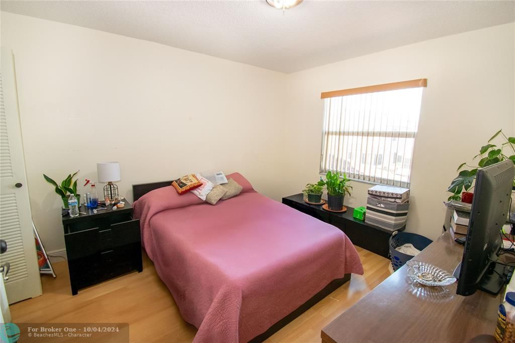 For Sale: $387,500 (3 beds, 2 baths, 1567 Square Feet)