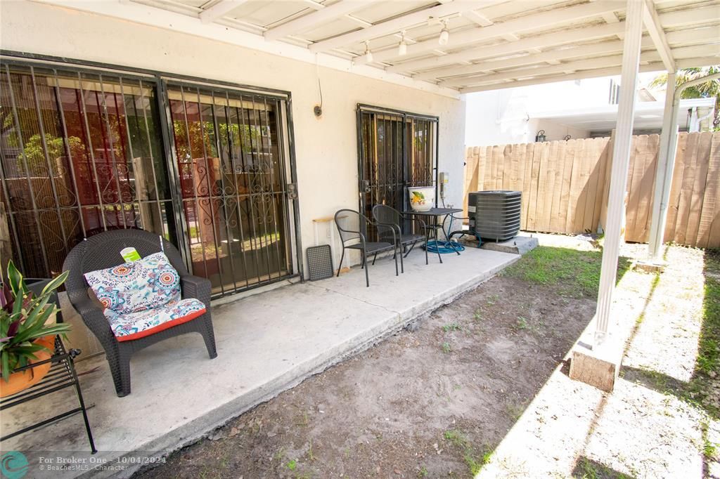 En Venta: $387,500 (3 camas, 2 baños, 1567 Pies cuadrados)