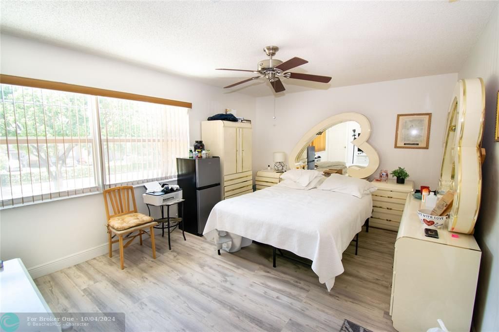 For Sale: $387,500 (3 beds, 2 baths, 1567 Square Feet)