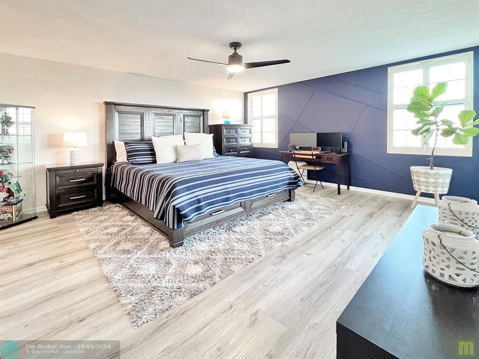 For Sale: $299,500 (2 beds, 2 baths, 1222 Square Feet)