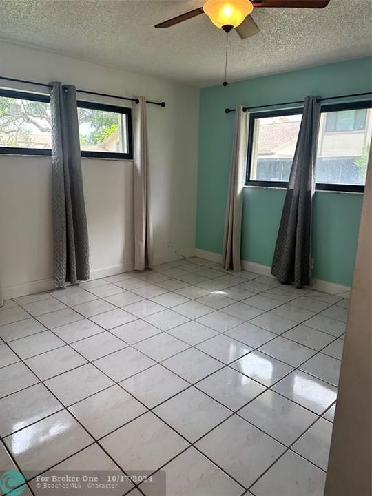 En Venta: $370,000 (3 camas, 2 baños, 1146 Pies cuadrados)