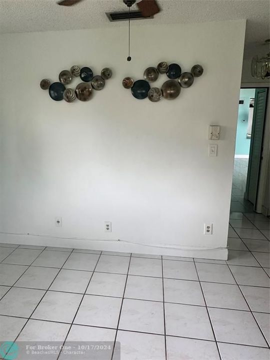 En Venta: $370,000 (3 camas, 2 baños, 1146 Pies cuadrados)