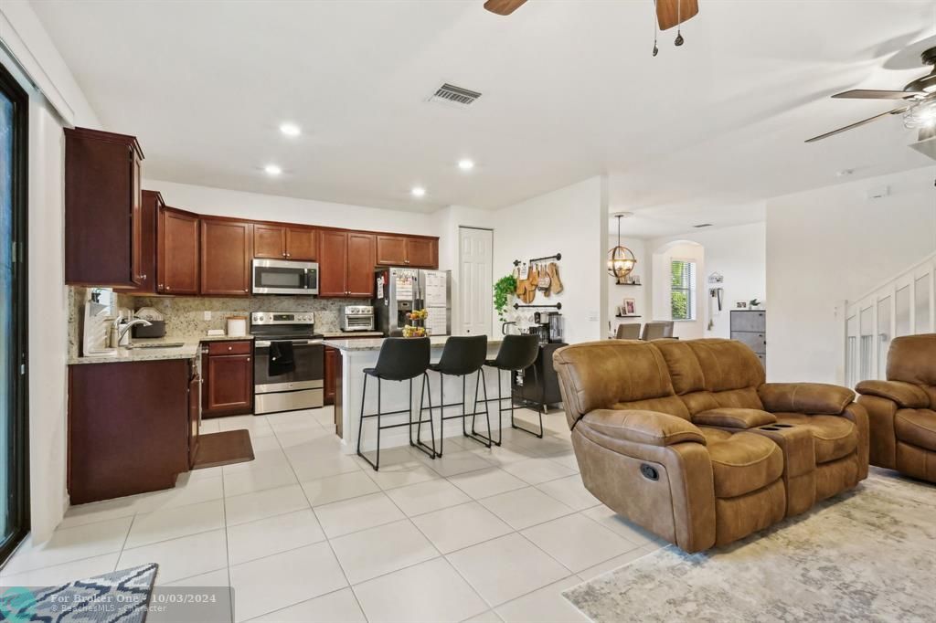 For Sale: $575,000 (4 beds, 3 baths, 1892 Square Feet)