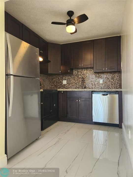 For Rent: $1,600 (2 beds, 1 baths, 825 Square Feet)