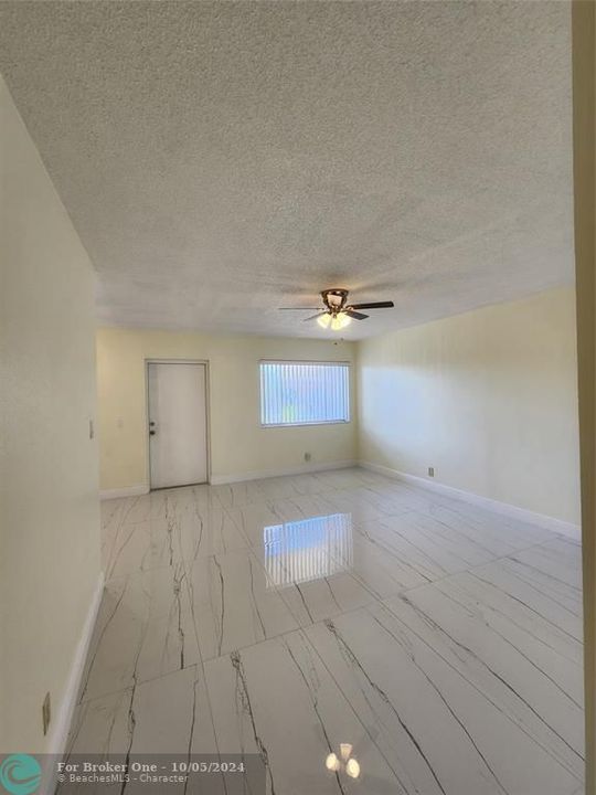 For Rent: $1,600 (2 beds, 1 baths, 825 Square Feet)