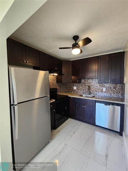 For Rent: $1,600 (2 beds, 1 baths, 825 Square Feet)