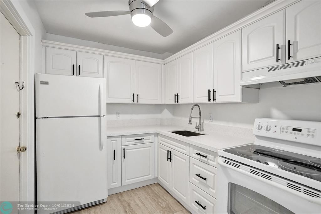 For Rent: $1,685 (1 beds, 1 baths, 750 Square Feet)