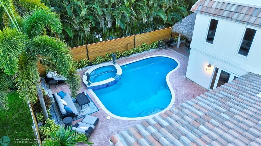 En Venta: $1,199,000 (5 camas, 3 baños, 2745 Pies cuadrados)