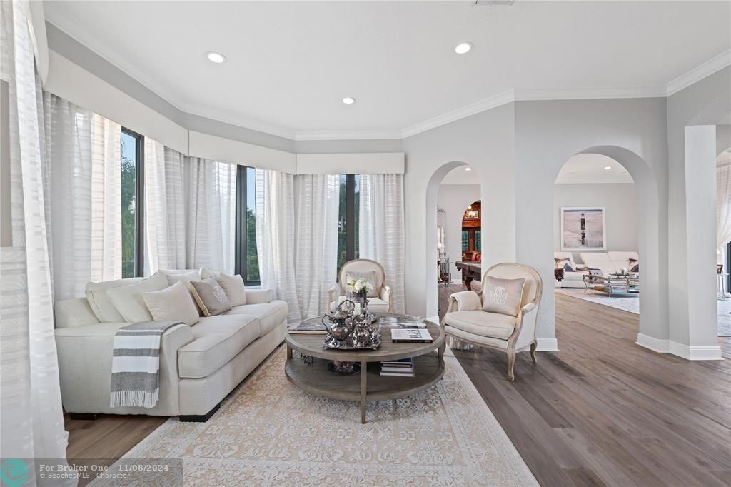 For Sale: $5,890,000 (4 beds, 4 baths, 5677 Square Feet)