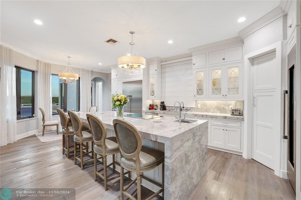 For Sale: $5,890,000 (4 beds, 4 baths, 5677 Square Feet)