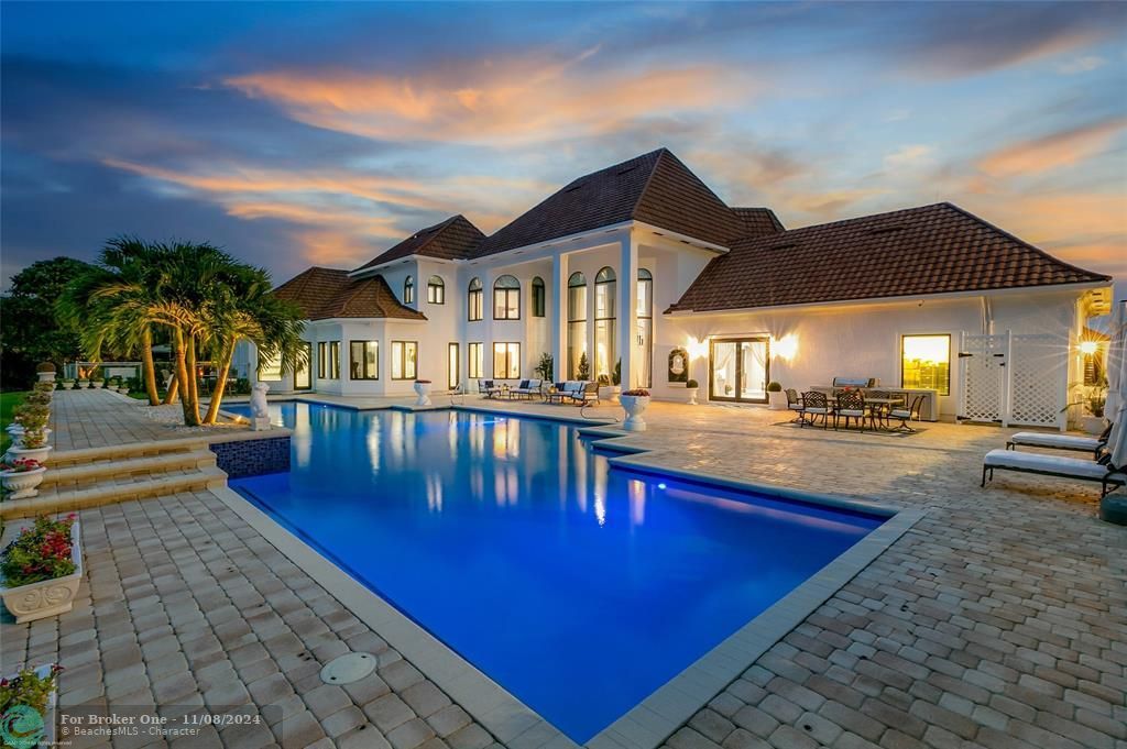 For Sale: $5,890,000 (4 beds, 4 baths, 5677 Square Feet)