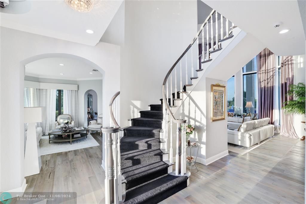 For Sale: $5,890,000 (4 beds, 4 baths, 5677 Square Feet)