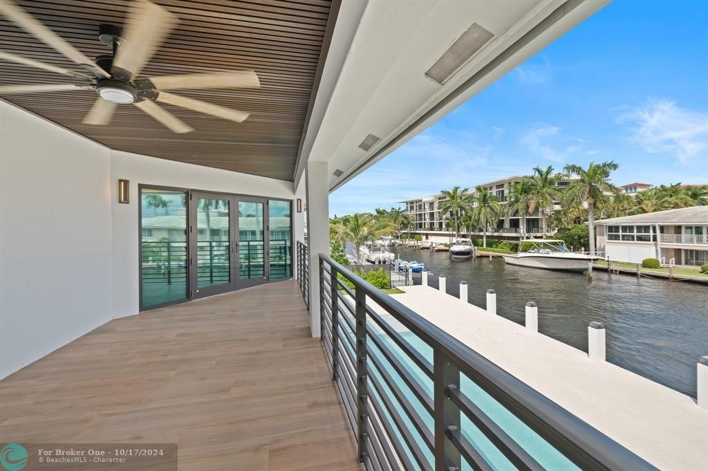 For Sale: $5,995,000 (5 beds, 6 baths, 6627 Square Feet)