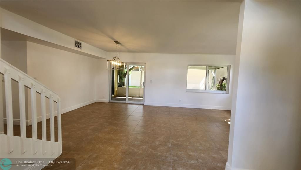 For Rent: $4,500 (4 beds, 2 baths, 2358 Square Feet)