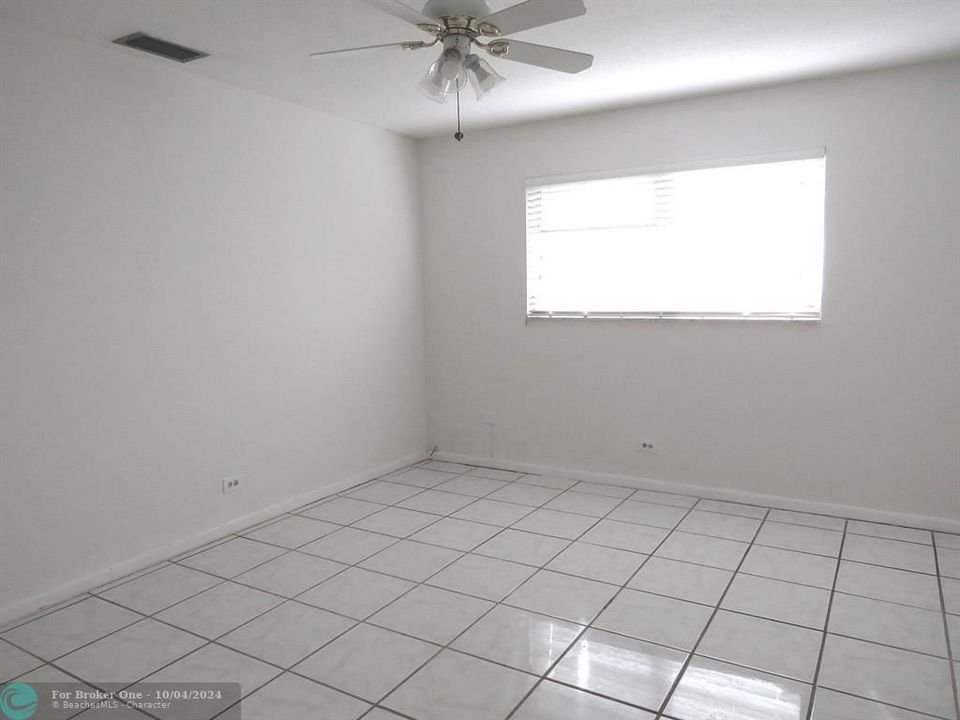 For Rent: $3,000 (3 beds, 2 baths, 1616 Square Feet)