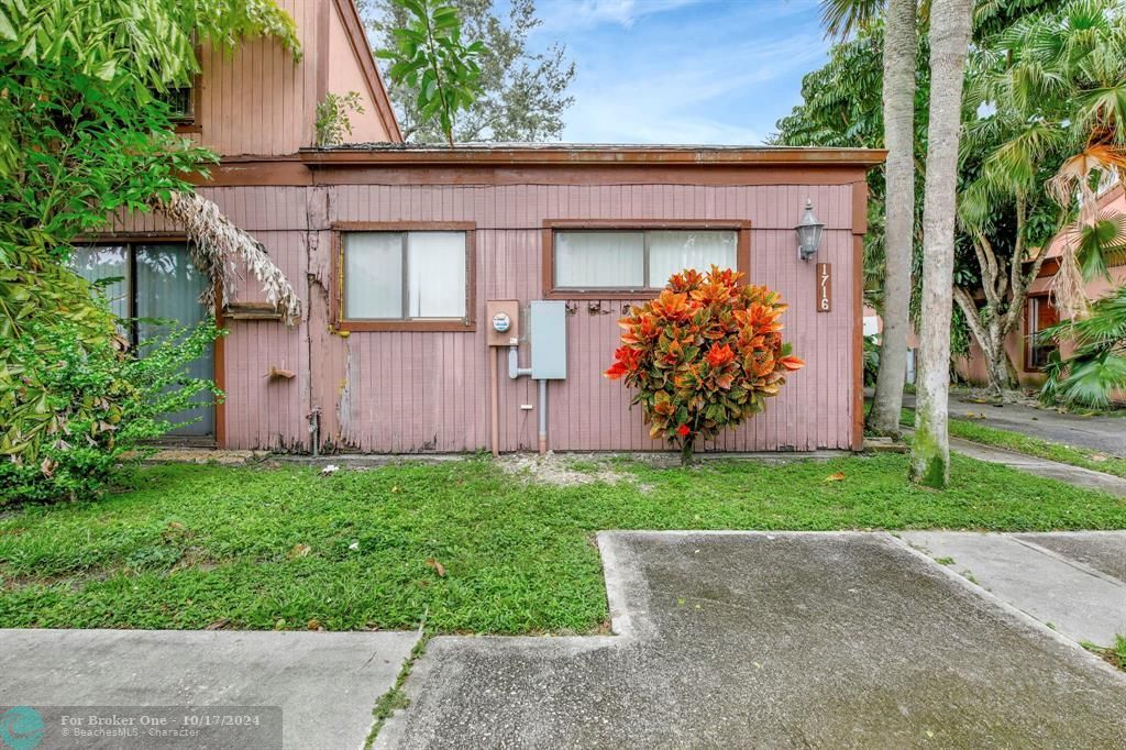 For Sale: $240,000 (3 beds, 2 baths, 1240 Square Feet)