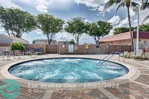 For Rent: $2,900 (2 beds, 2 baths, 907 Square Feet)