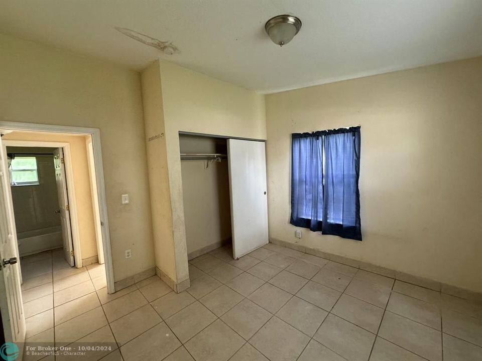 For Sale: $219,000 (2 beds, 1 baths, 576 Square Feet)