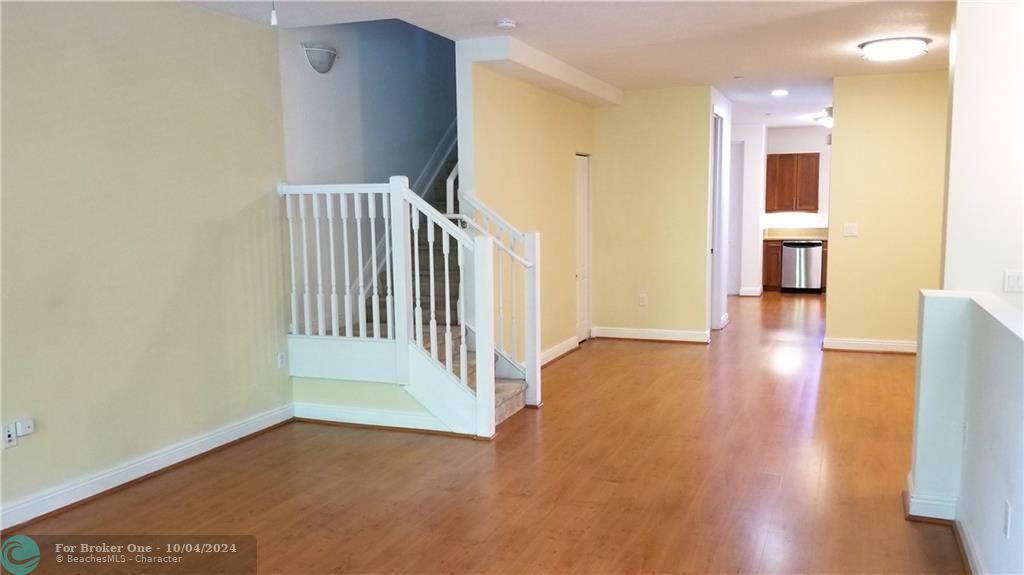 For Rent: $2,700 (2 beds, 2 baths, 1680 Square Feet)