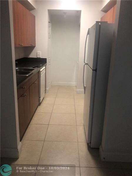 For Rent: $2,325 (1 beds, 1 baths, 616 Square Feet)