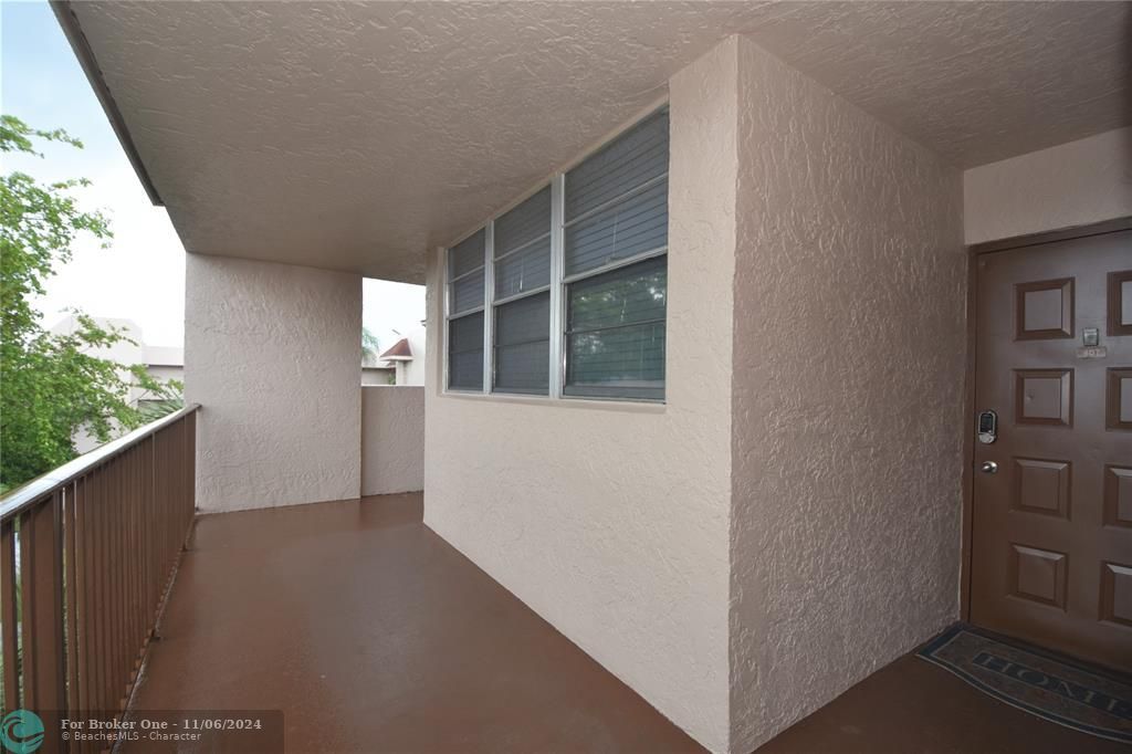 For Rent: $2,900 (3 beds, 2 baths, 1155 Square Feet)