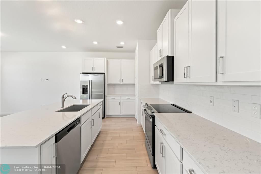 For Rent: $4,968 (3 beds, 2 baths, 1826 Square Feet)