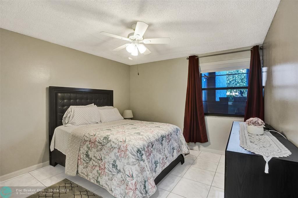 For Sale: $325,000 (2 beds, 2 baths, 1500 Square Feet)