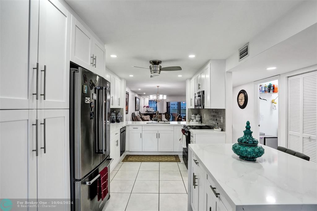 For Sale: $325,000 (2 beds, 2 baths, 1500 Square Feet)