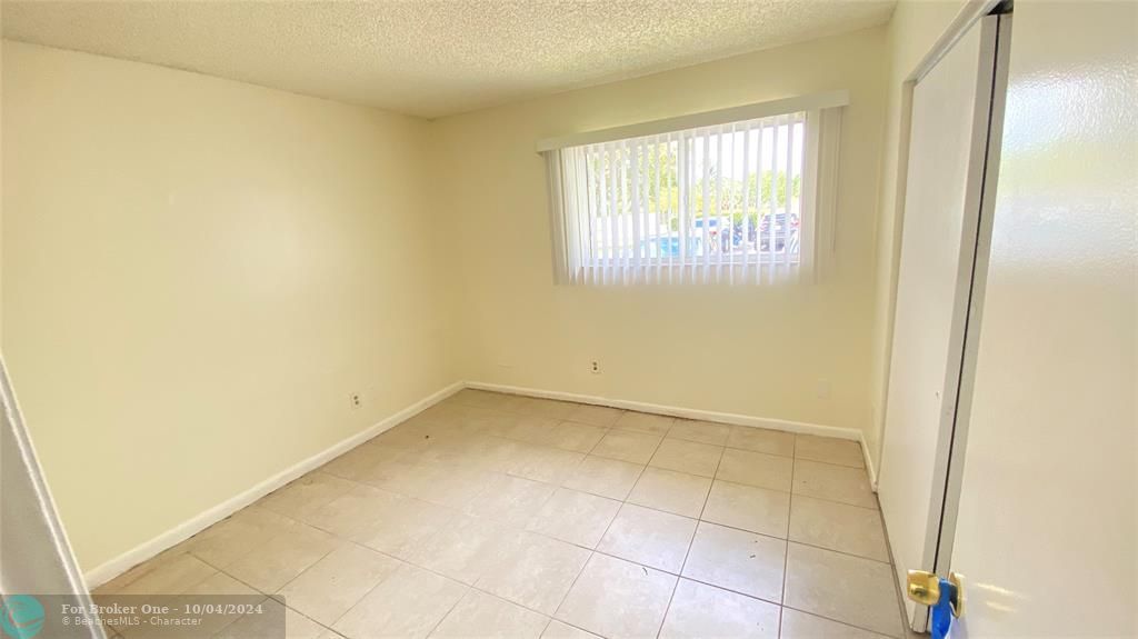 For Sale: $228,000 (2 beds, 2 baths, 1020 Square Feet)