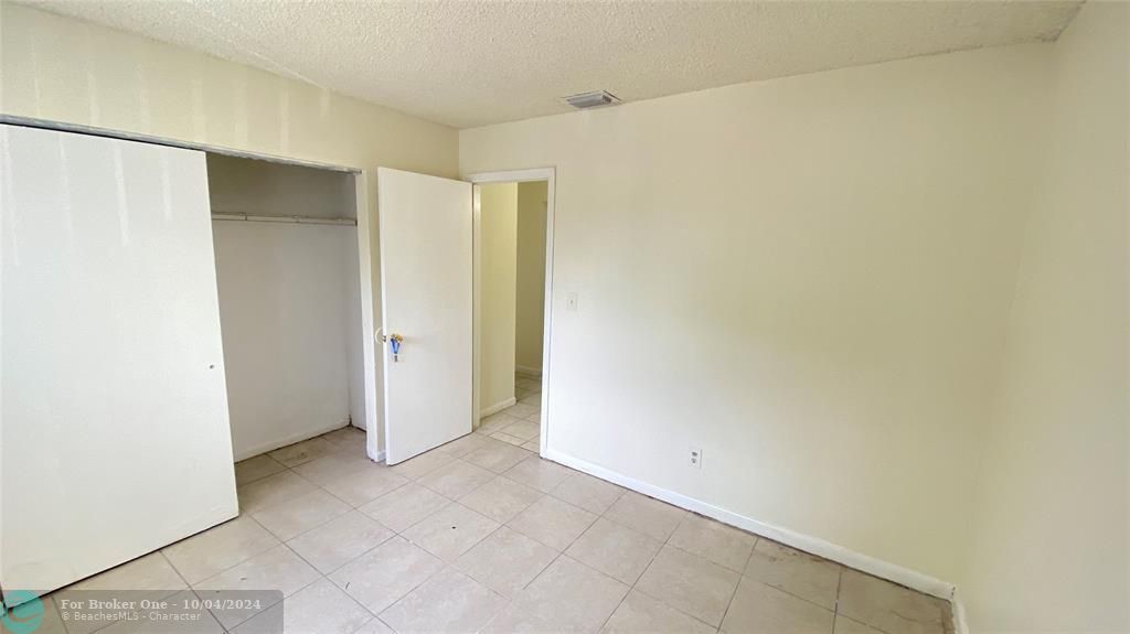 For Sale: $228,000 (2 beds, 2 baths, 1020 Square Feet)