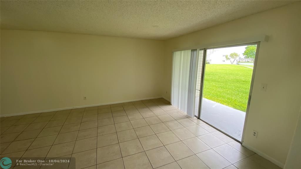 For Sale: $228,000 (2 beds, 2 baths, 1020 Square Feet)