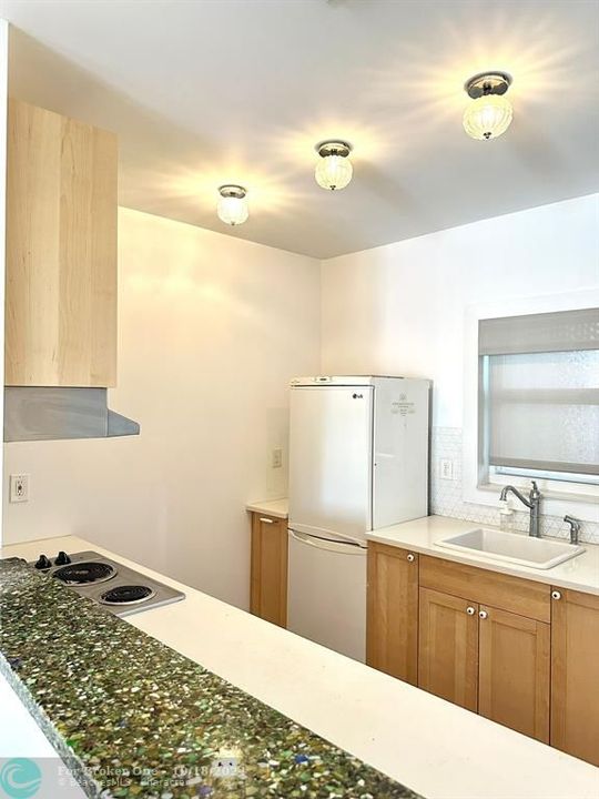 For Rent: $2,300 (1 beds, 1 baths, 792 Square Feet)