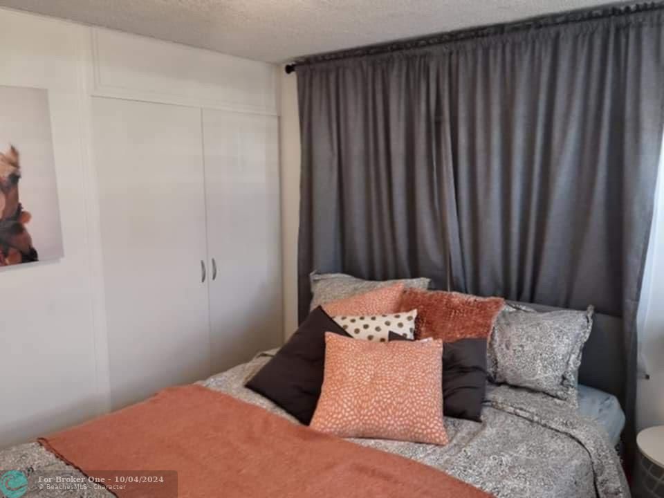 For Sale: $189,000 (2 beds, 1 baths, 540 Square Feet)