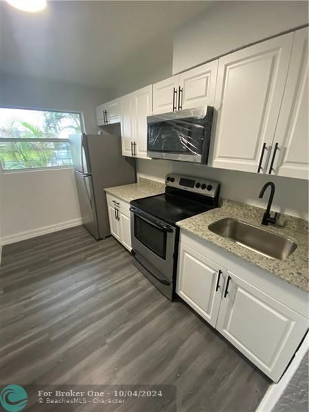 For Rent: $1,550 (1 beds, 1 baths, 2040 Square Feet)