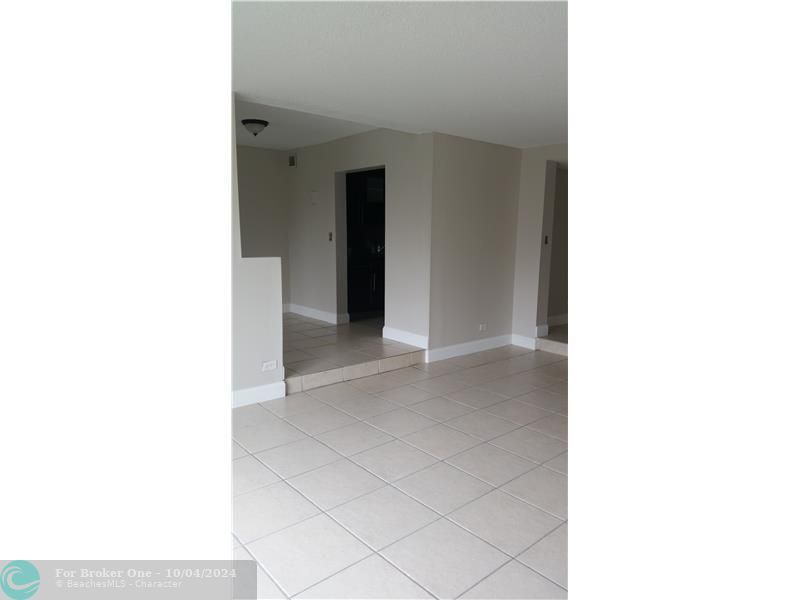 For Rent: $2,200 (2 beds, 2 baths, 1260 Square Feet)