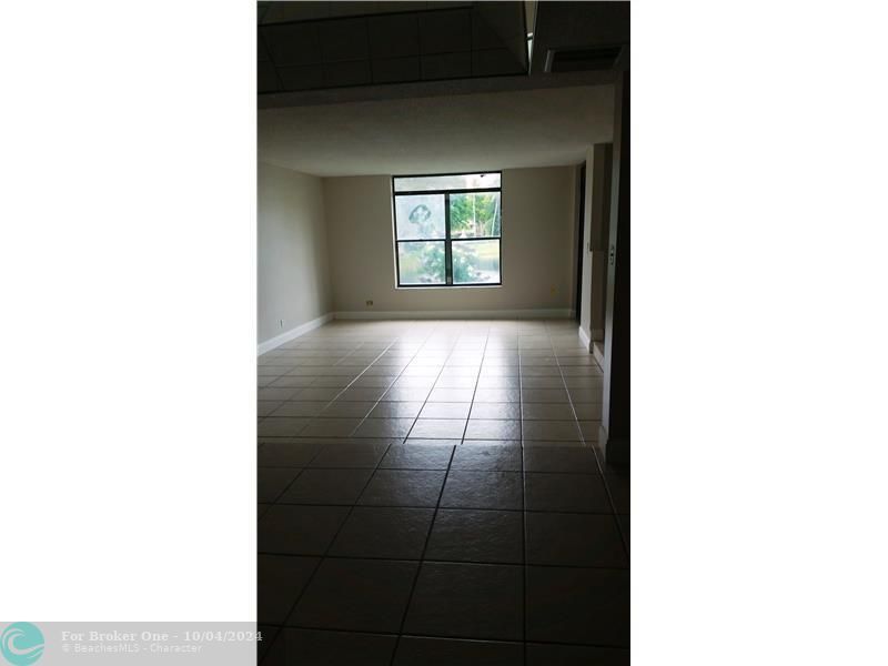 For Rent: $2,200 (2 beds, 2 baths, 1260 Square Feet)