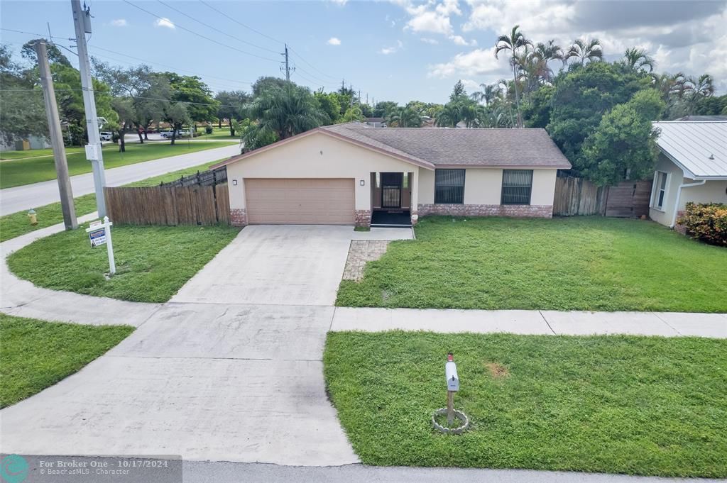 For Sale: $539,900 (3 beds, 2 baths, 1672 Square Feet)