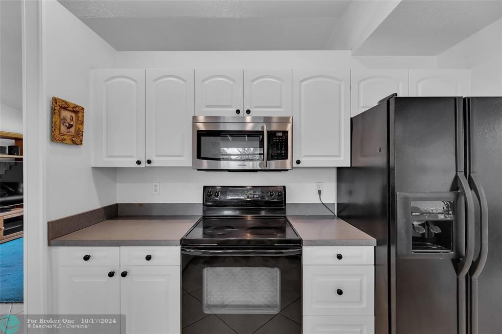 For Sale: $539,900 (3 beds, 2 baths, 1672 Square Feet)