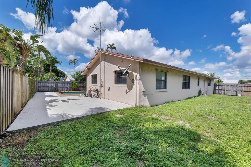 For Sale: $539,900 (3 beds, 2 baths, 1672 Square Feet)