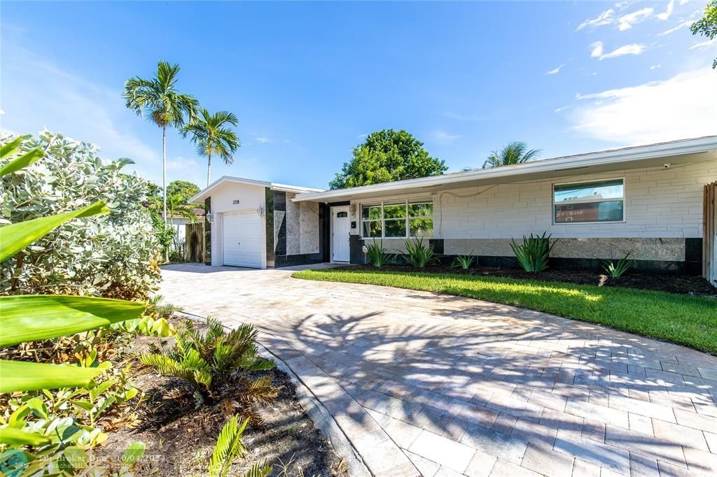 For Sale: $750,000 (3 beds, 2 baths, 1336 Square Feet)