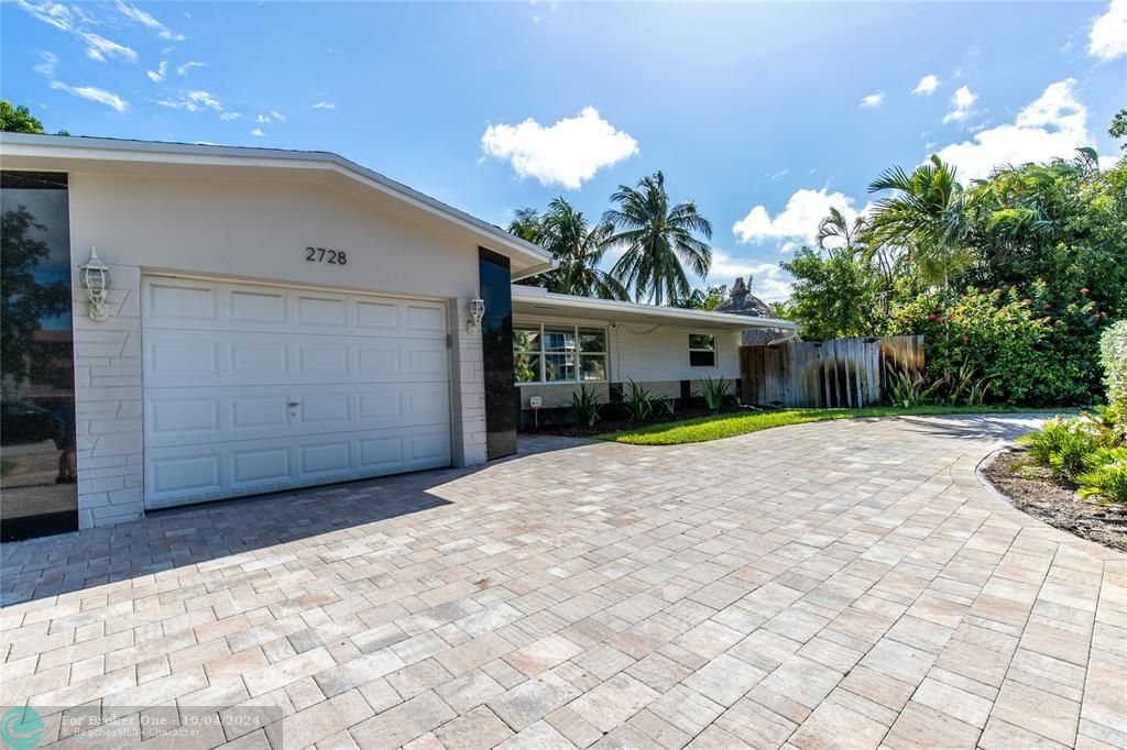 For Sale: $750,000 (3 beds, 2 baths, 1336 Square Feet)