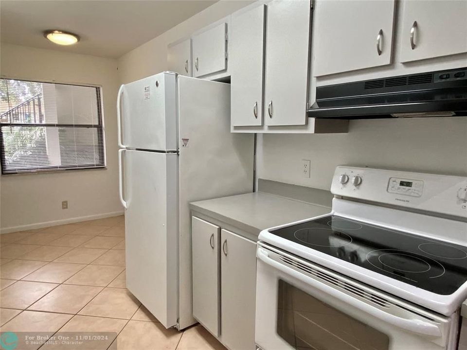 For Rent: $2,350 (2 beds, 2 baths, 1316 Square Feet)