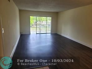 For Sale: $234,900 (2 beds, 2 baths, 1179 Square Feet)