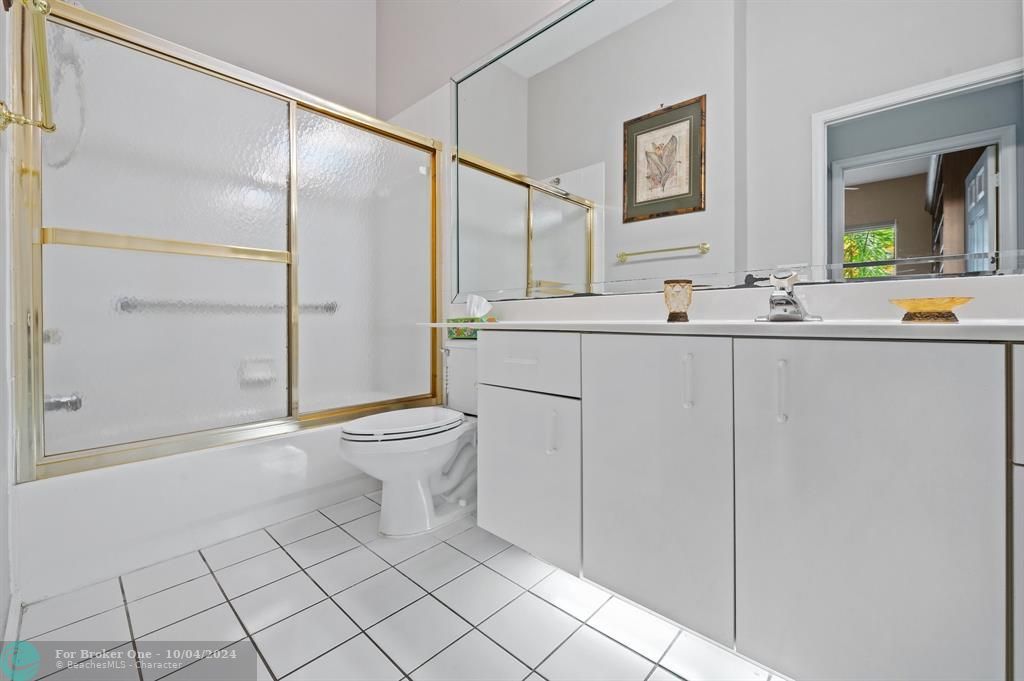 For Sale: $369,000 (2 beds, 2 baths, 1416 Square Feet)