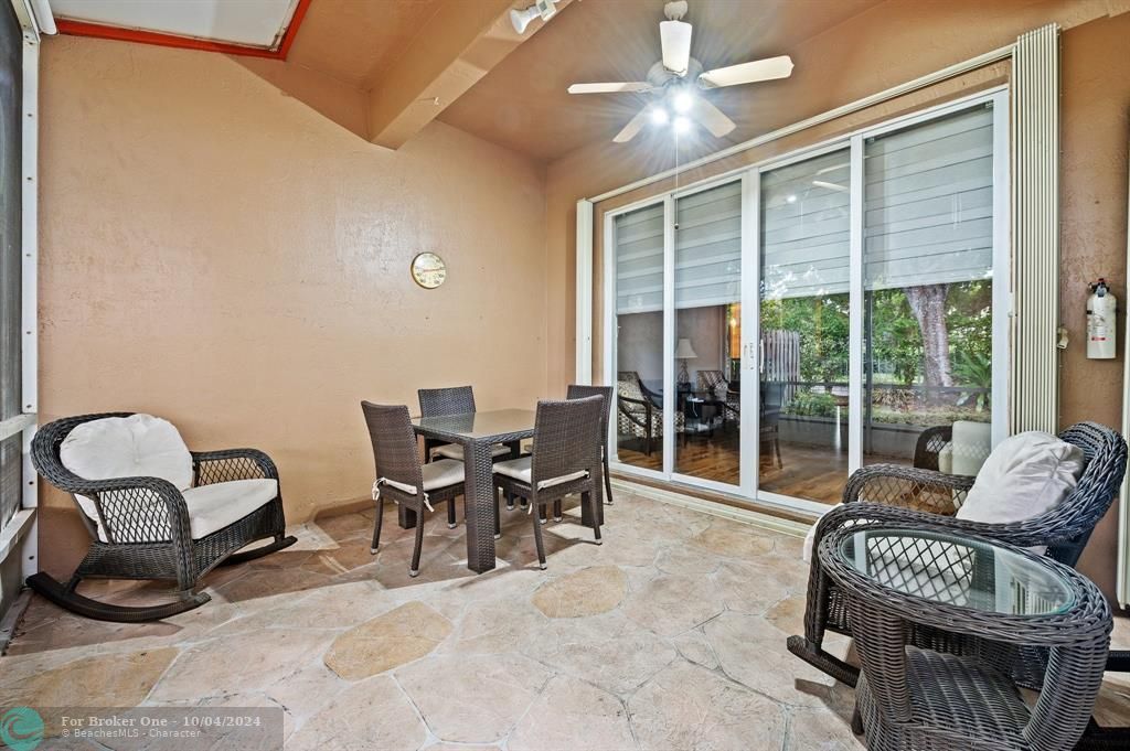 For Sale: $369,000 (2 beds, 2 baths, 1416 Square Feet)