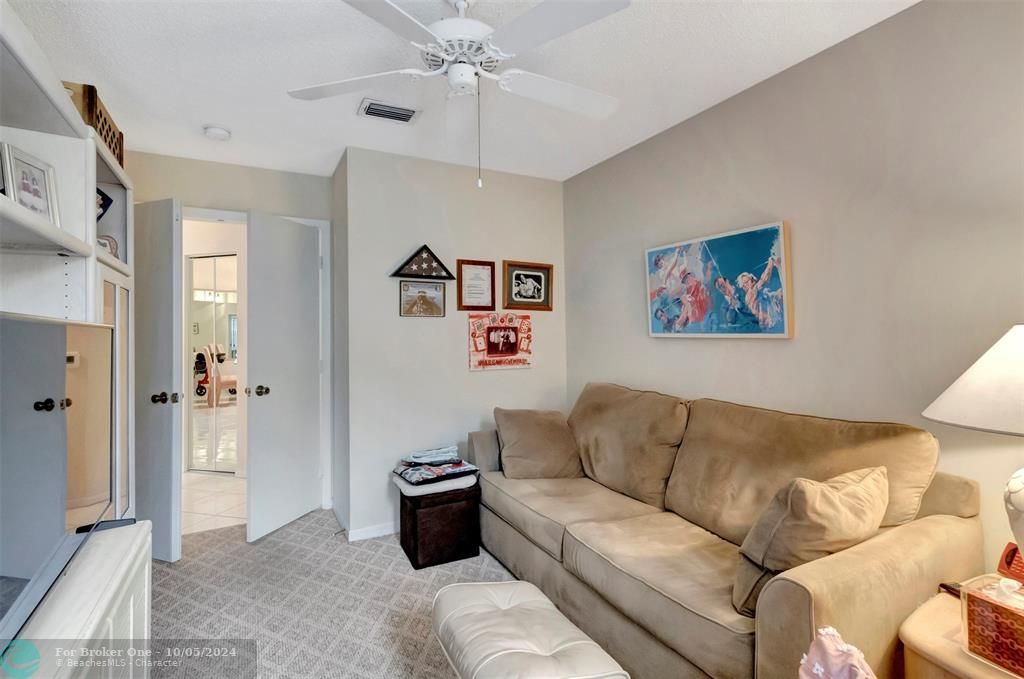 For Sale: $289,000 (3 beds, 2 baths, 1657 Square Feet)