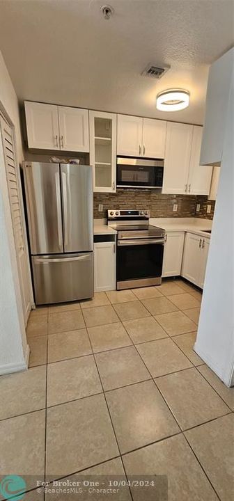 For Rent: $2,850 (3 beds, 2 baths, 1182 Square Feet)