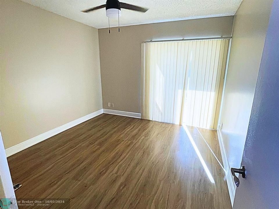 For Rent: $2,200 (2 beds, 2 baths, 1140 Square Feet)