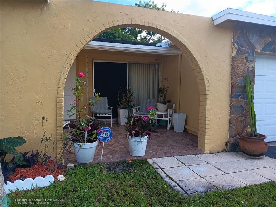 En Venta: $574,900 (3 camas, 2 baños, 1941 Pies cuadrados)