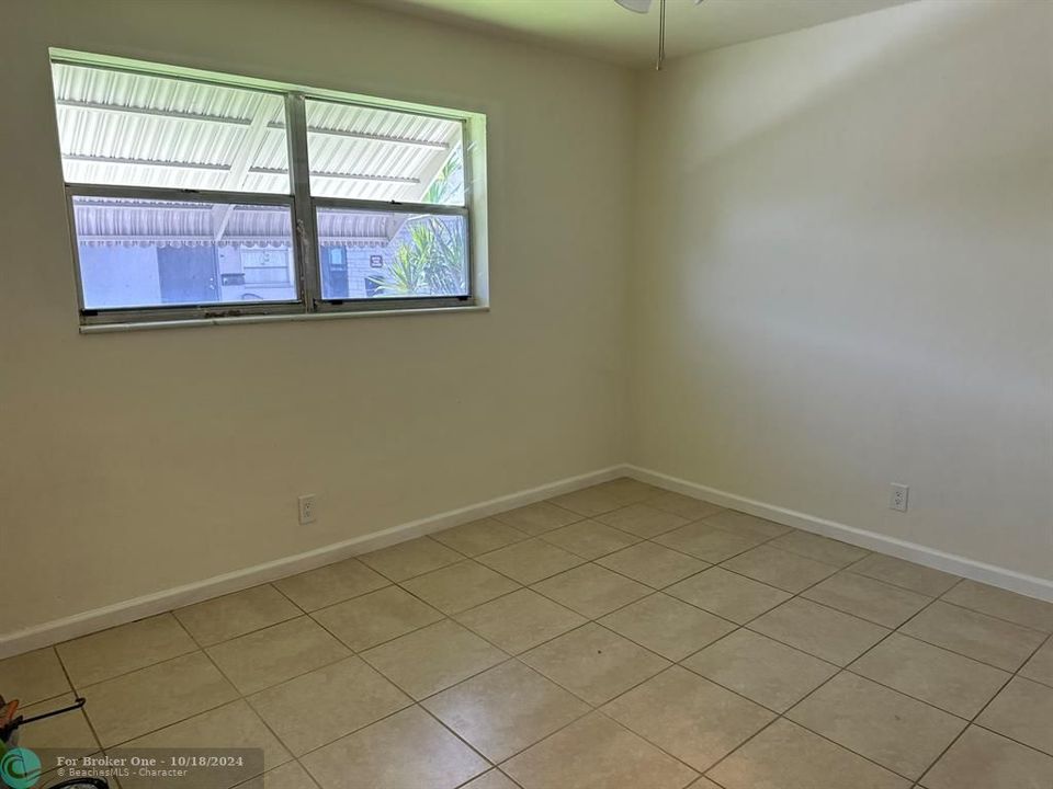 For Rent: $1,650 (1 beds, 1 baths, 575 Square Feet)